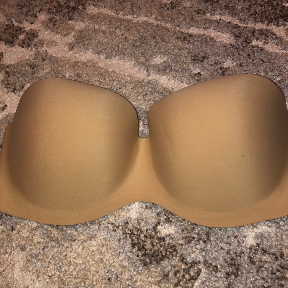 Nude seamless strapless bra NWOT!